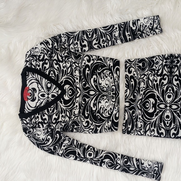2 Piece Sweater Skirt Set - Picture 5 of 6